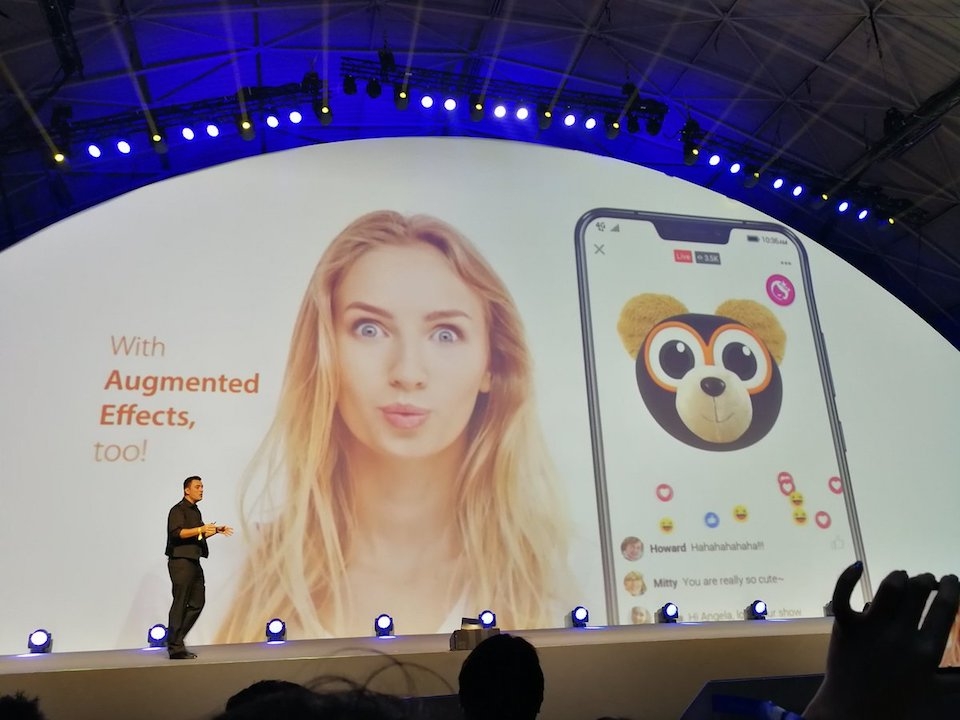 3 tính năng nổi bật trên Zenfone 5 2018 Tính năng mô tả chuyển động khuôn mặt ZeniMoji.