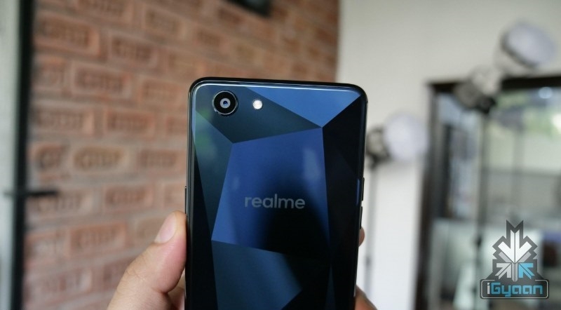 trên tay OPPO RealMe 1