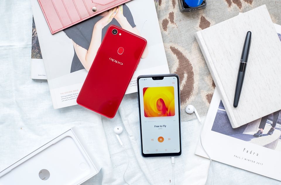 OPPO F7/F7 128GB FPT Shop tặng thêm ốp lưng cao cấp cho khách mua OPPO F7/F7 128GB