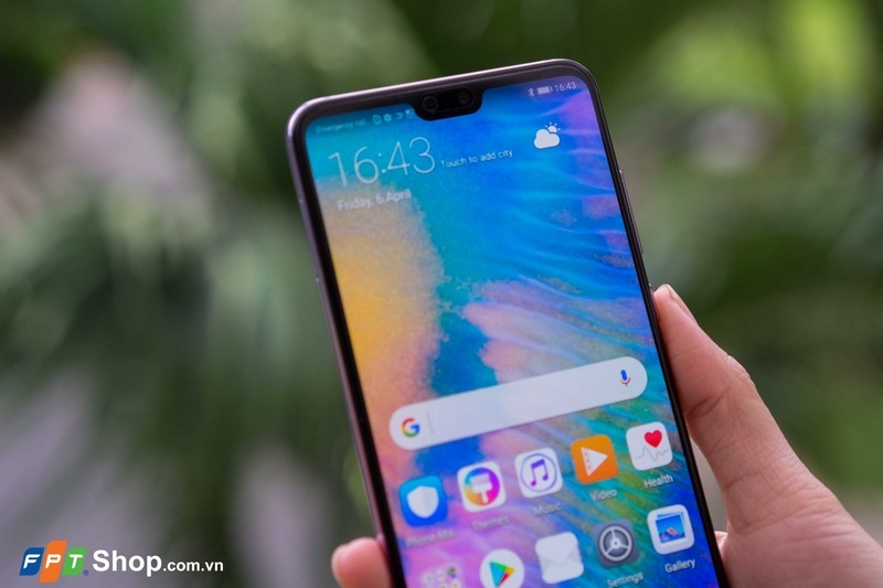 Chiêm ngưỡng vẻ đẹp của Huawei P20 Pro qua bộ ảnh mới nhất của FPT Shop