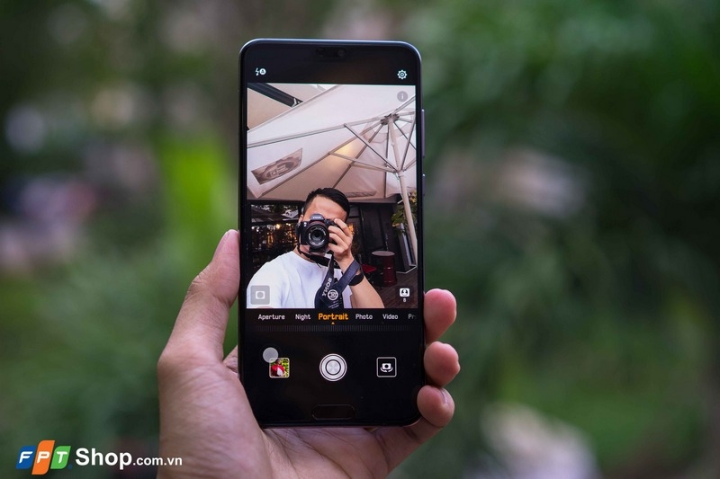 Chiêm ngưỡng vẻ đẹp của Huawei P20 Pro qua bộ ảnh mới nhất của FPT Shop