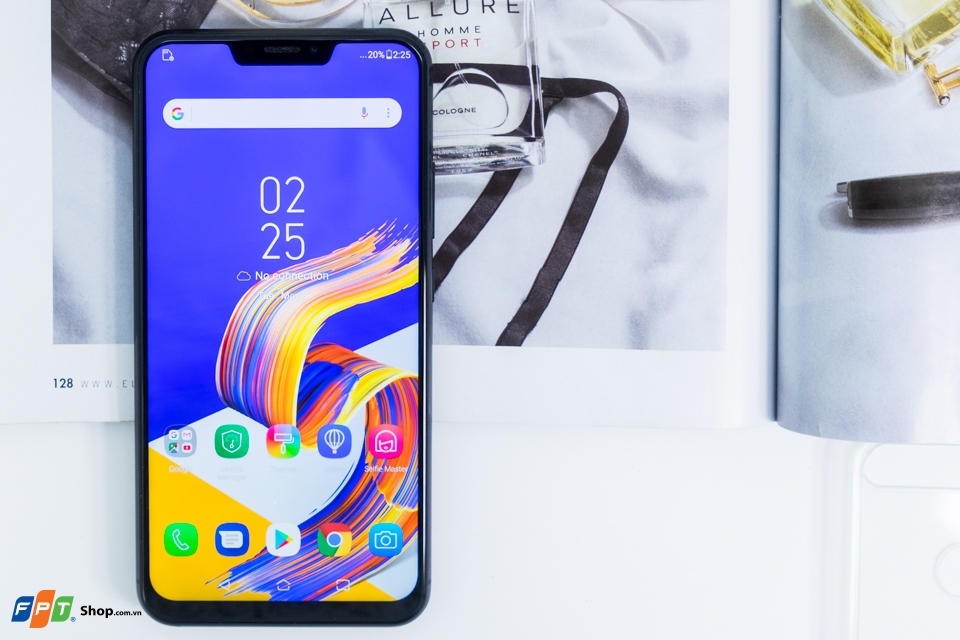 Thiết kế FullView với viền màn hình siêu mỏng của Zenfone 5
