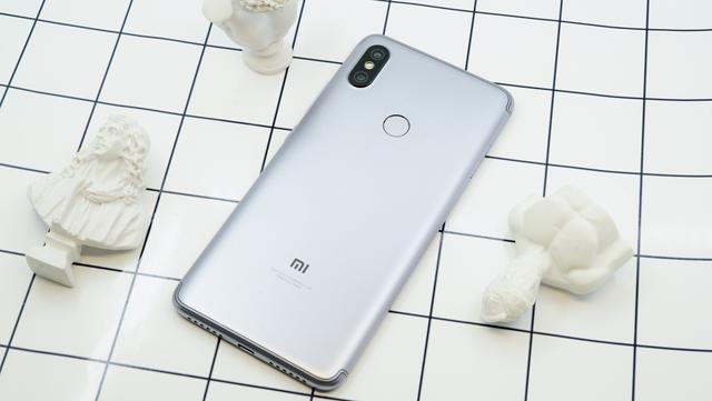 trên tay Xiaomi Redmi S2, đánh giá Xiaomi Redmi S2