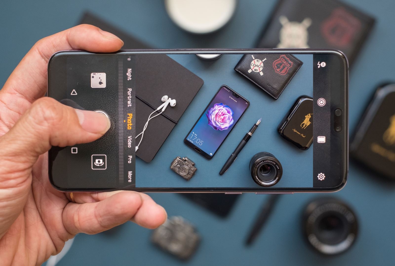 FPT Shop tặng gói bảo hành VIP cho khách đặt mua Huawei P20 Pro