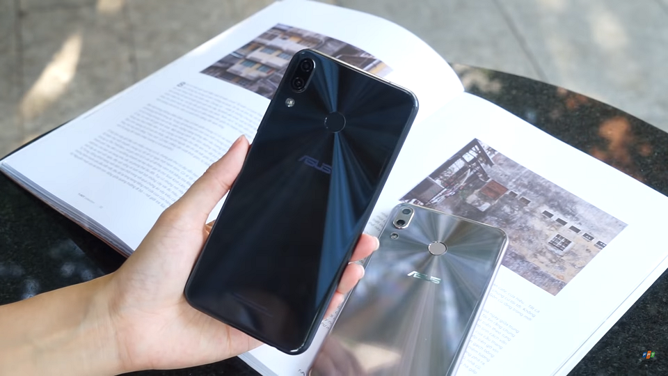 trên tay Zenfone 5 2018