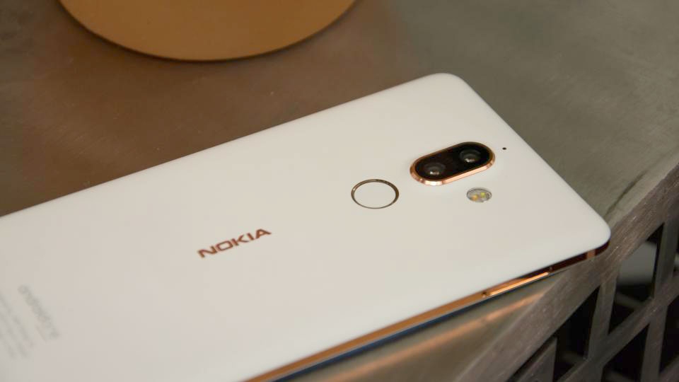 So sánh Xiaomi Mi 6X vs Nokia 7 Plus