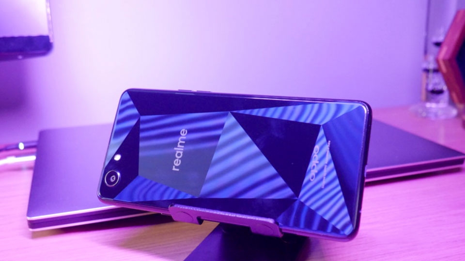 Trên tay OPPO Realme 1