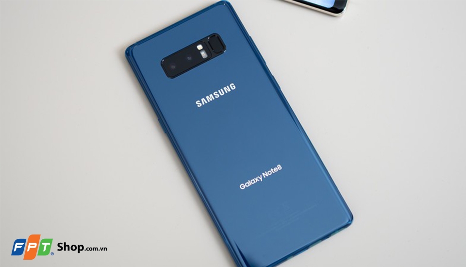 Galaxy Note8 đang giảm giá sốc 2 triệu đồng tại FPT Shop 2
