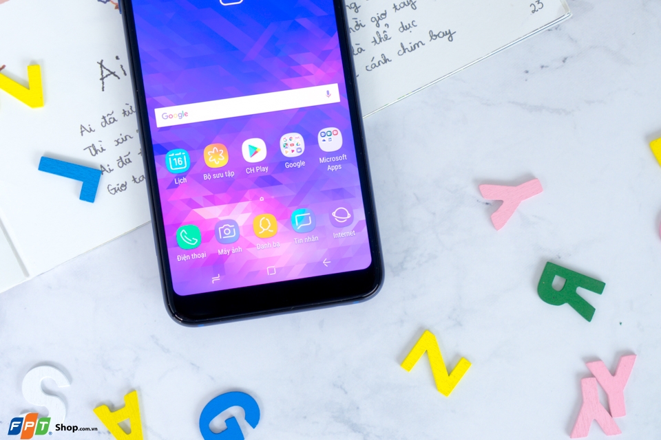 Trên tay Galaxy A6+