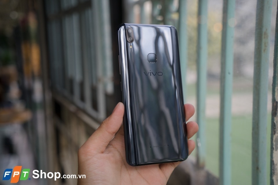 So sánh zenfone 5 2018 OPPO F7 và Vivo V9 So sánh zenfone 5 2018 OPPO F7 và Vivo V9