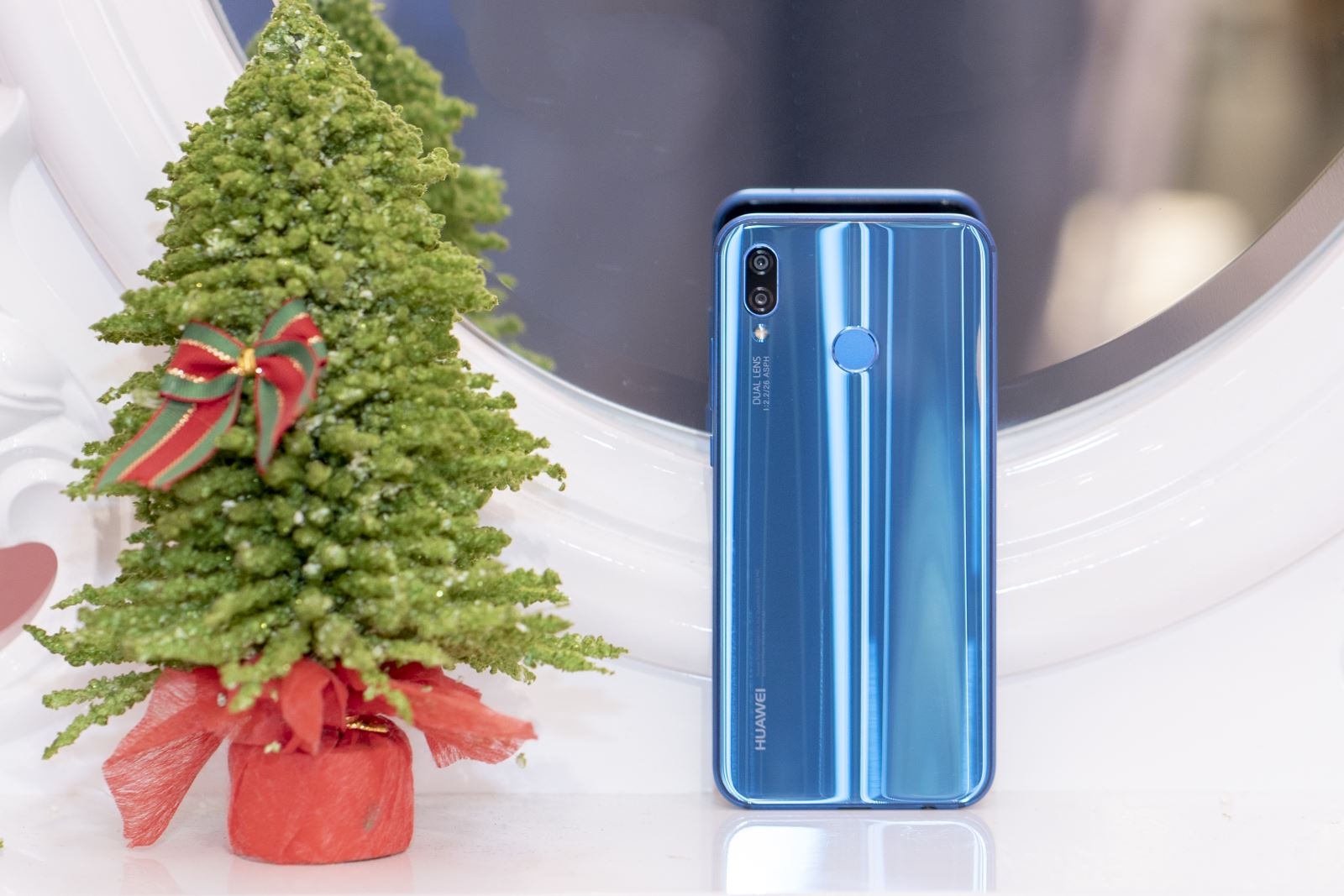 Chiêm ngưỡng 3 phiên bản Huawei Nova 3e qua bộ ảnh đẹp không tì vết Chiêm ngưỡng 3 phiên bản Huawei Nova 3e qua bộ ảnh đẹp không tì vết