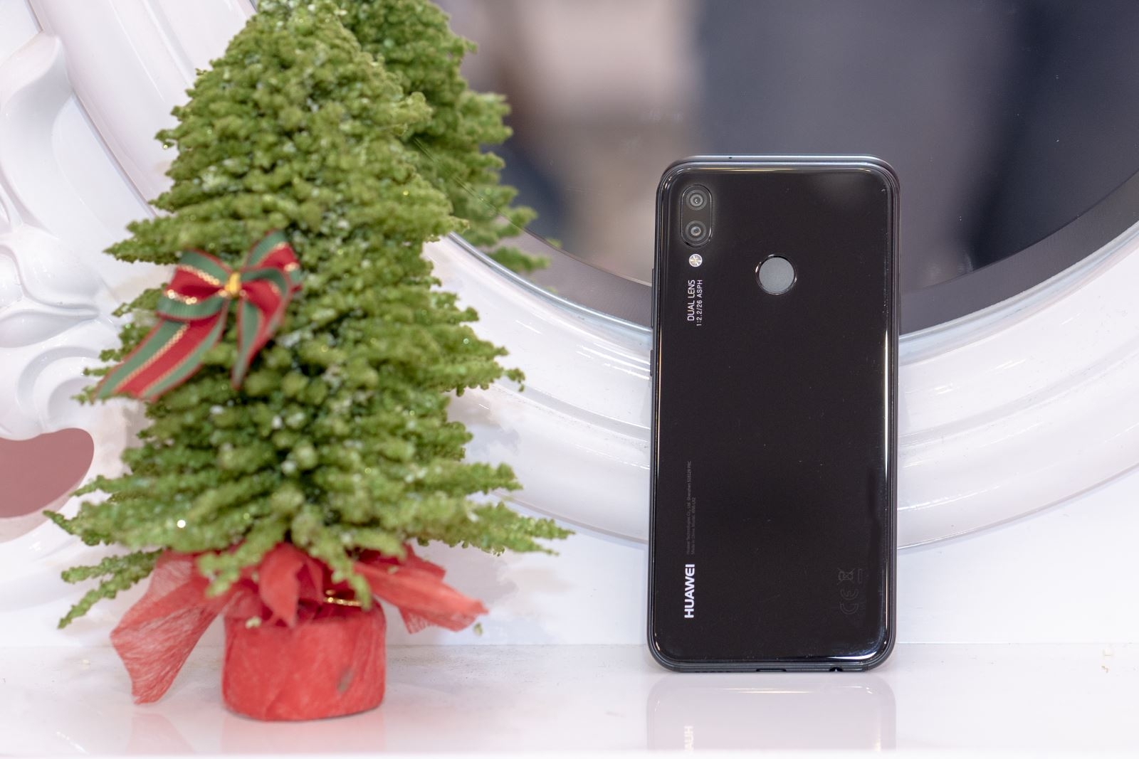 Chiêm ngưỡng 3 phiên bản Huawei Nova 3e qua bộ ảnh đẹp không tì vết Chiêm ngưỡng 3 phiên bản Huawei Nova 3e qua bộ ảnh đẹp không tì vết