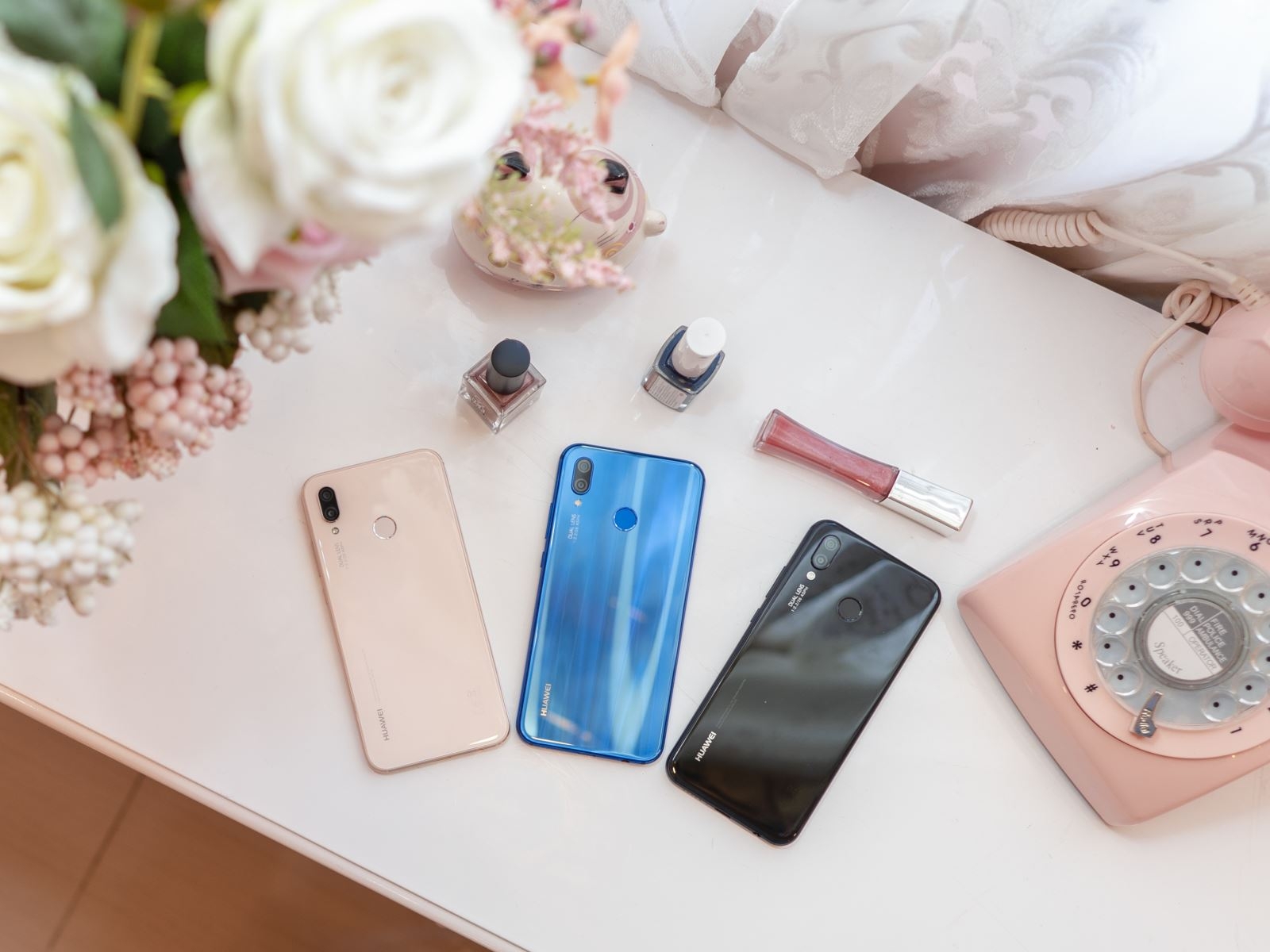 Chiêm ngưỡng 3 phiên bản Huawei Nova 3e qua bộ ảnh đẹp không tì vết Chiêm ngưỡng 3 phiên bản Huawei Nova 3e qua bộ ảnh đẹp không tì vết