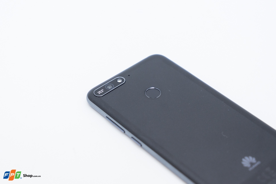 Cận cảnh Huawei Y6 Prime (2018): Màn hình lớn tràn cạnh, chip ngon, giá rẻ