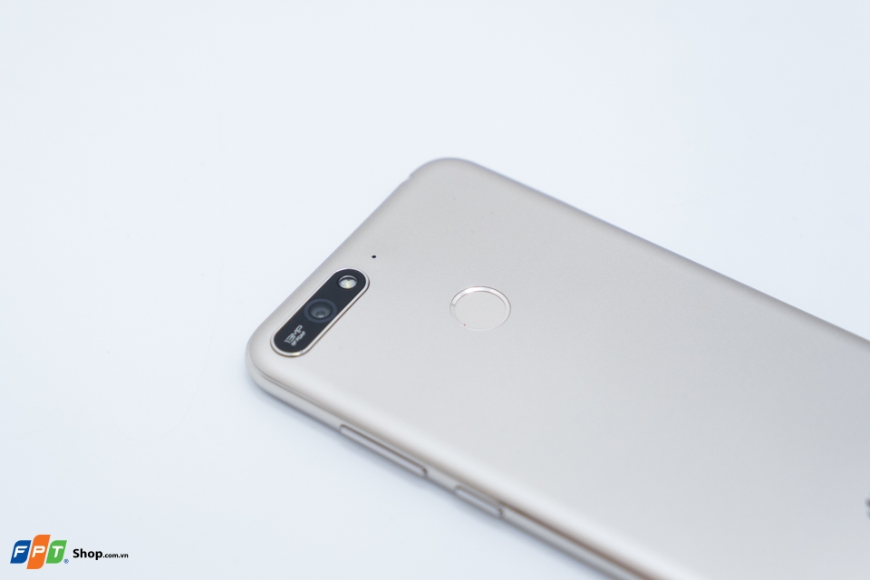 Cận cảnh Huawei Y6 Prime (2018): Màn hình lớn tràn cạnh, chip ngon, giá rẻ