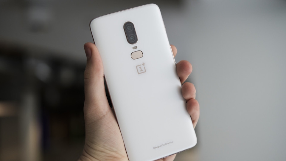 Trên tay và đánh giá OnePlus 6 có thiết kế toàn kính OnePlus 6 mạnh mẽ với bộ vi xử lý Snapdragon 845.