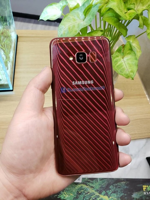 Galaxy S Light Luxury