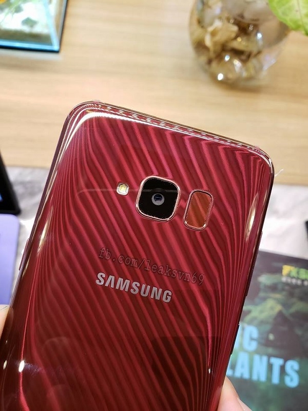 Galaxy S Light Luxury