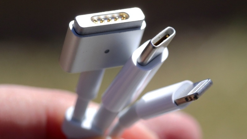 Lý giải việc Apple dùng cổng Lightning thay cho USB-C