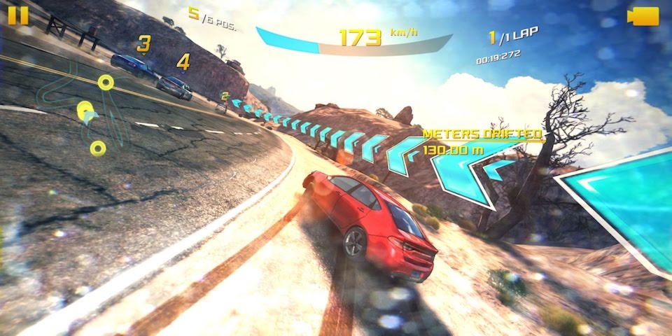 Những pha drift khi vào cua đều rất mượt mà.