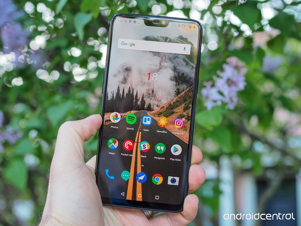 Ưu điểm và nhược điểm của OnePlus 6 so với smartphone cao cấp Giao diện OxygenOS.