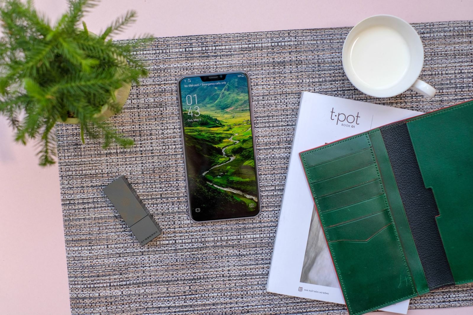 Cháy 1000 suất đặt mua trước Asus Zenfone 5 tại FPT Shop