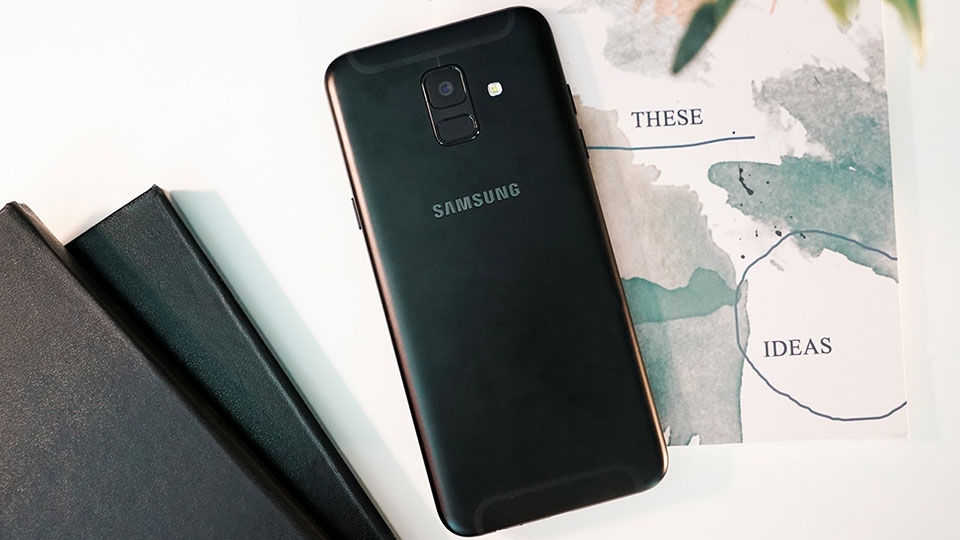 Đánh giá thiết kế Samsung Galaxy A6 Đánh giá thiết kế Samsung Galaxy A6