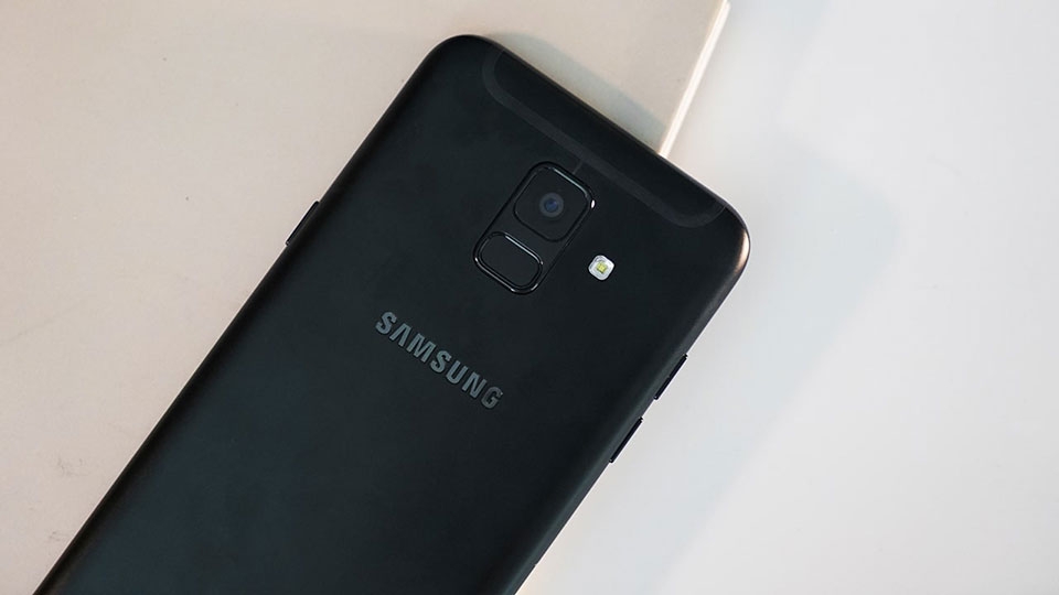 Đánh giá thiết kế Samsung Galaxy A6 Đánh giá thiết kế Samsung Galaxy A6