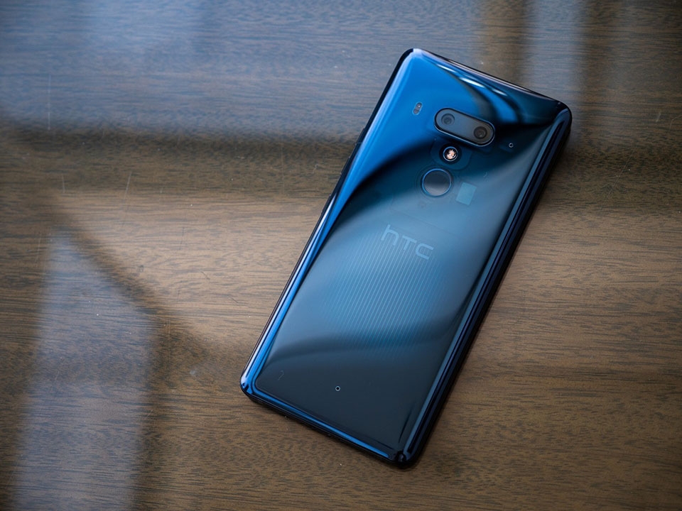 Trên tay HTC U12+