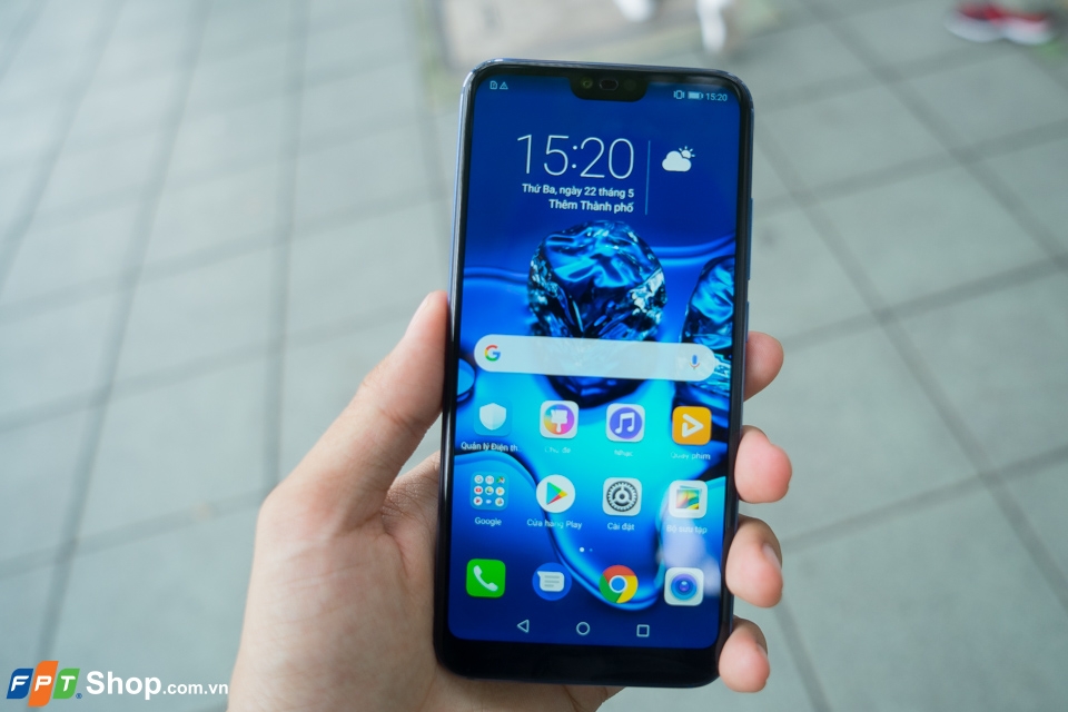 Trên tay Honor 10: Phiên bản thu nhỏ của Huawei P20 Pro