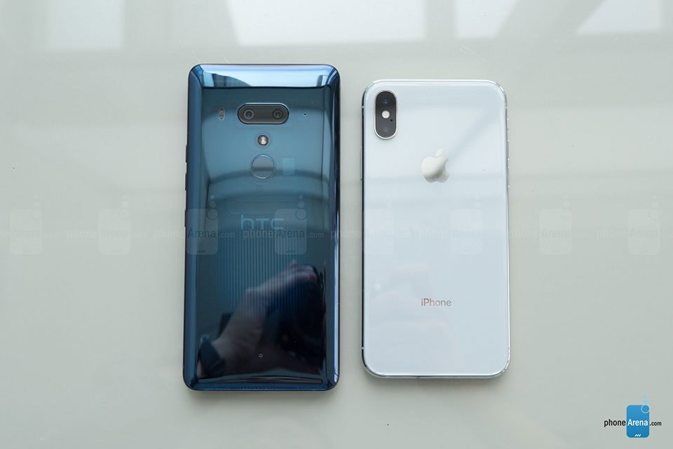 So sánh HTC U12+ vs iPhone X