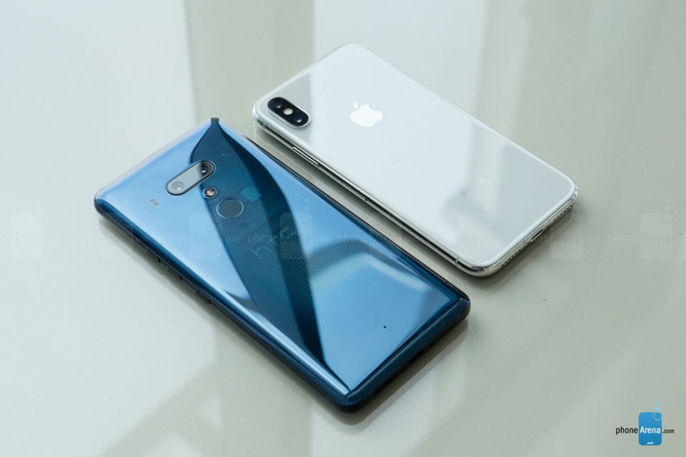 So sánh HTC U12+ vs iPhone X
