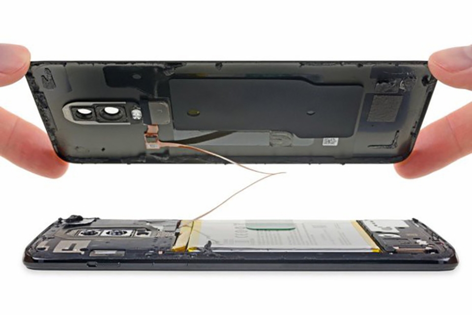 Mổ bụng OnePlus 6 (ảnh 1)
