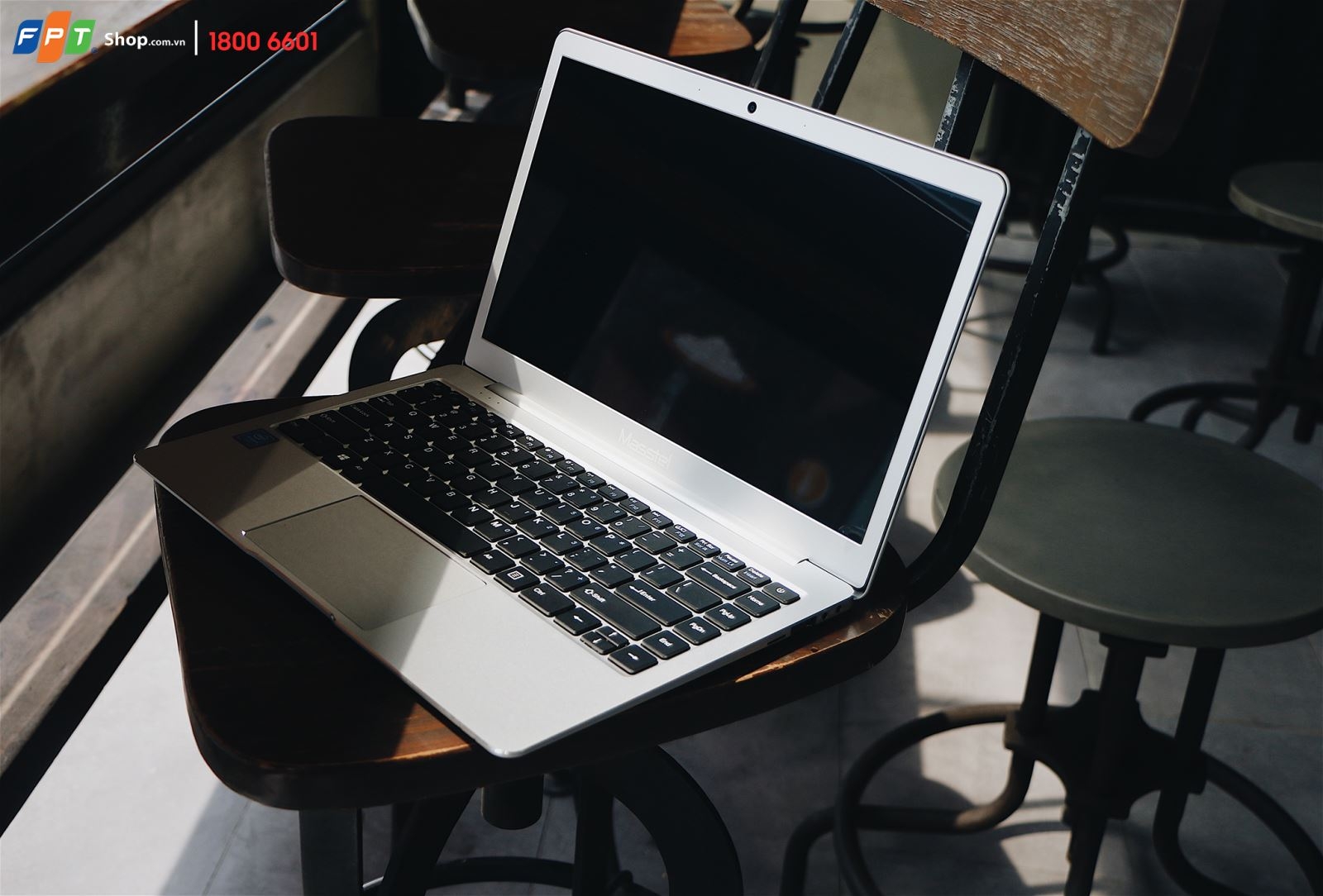 Masstel L133 giảm giá kịch sàn chỉ còn 4,49 triệu đồng tại FPT Shop