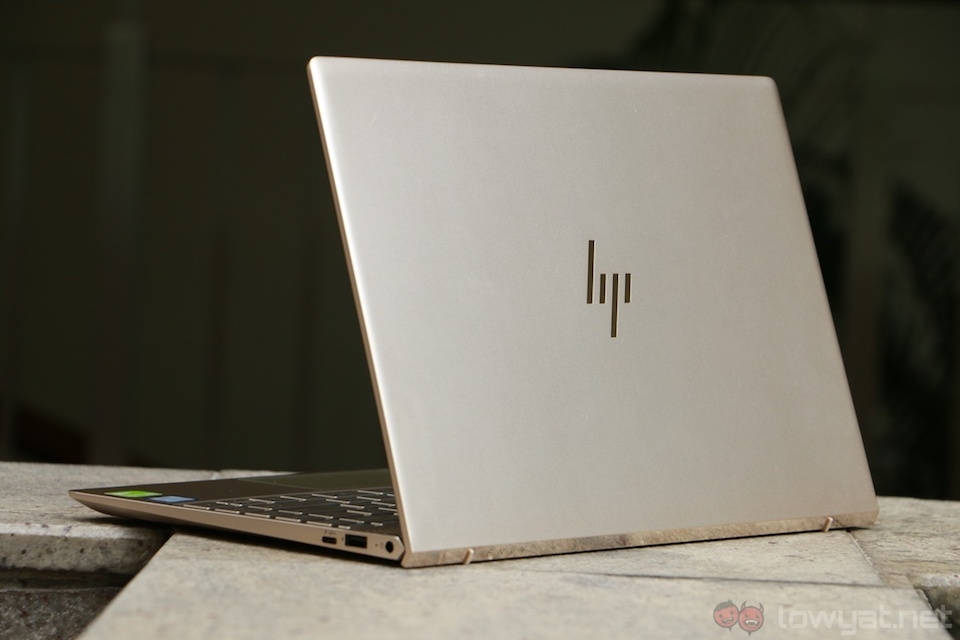 Những điểm nổi bật trên laptop HP Envy 13 bạn không nên bỏ lỡ Thiết kế thông minh, thích hợp cho nhu cầu di chuyển bởi có trọng lượng chỉ 1.2kg.