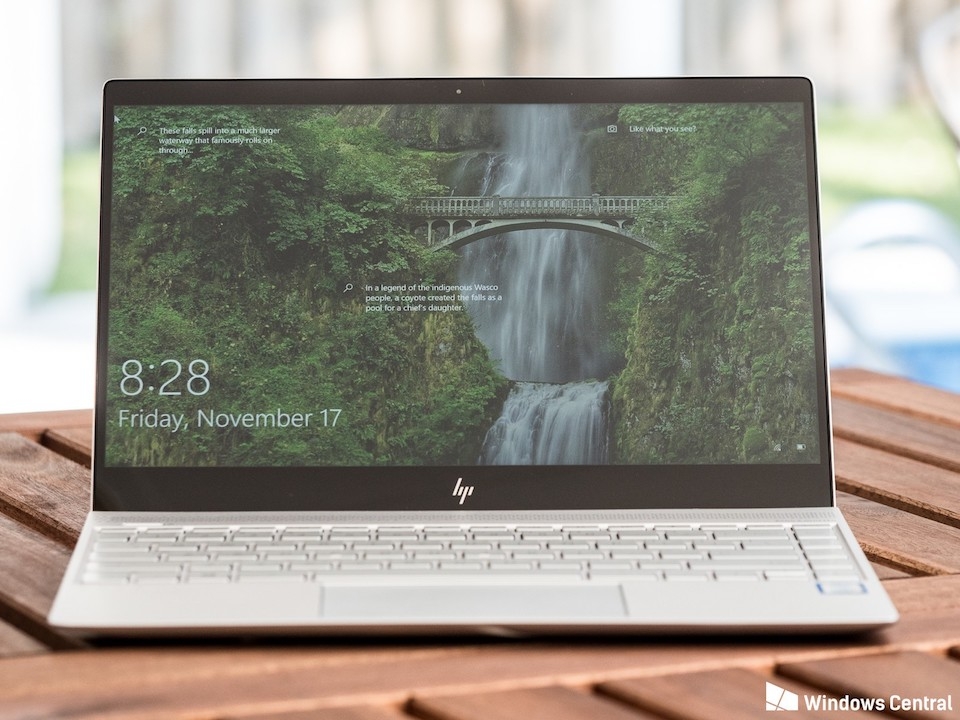 Những điểm nổi bật trên laptop HP Envy 13 bạn không nên bỏ lỡ Màn hình độ phân giải FullHD sắc nét với viền màn hình mỏng.