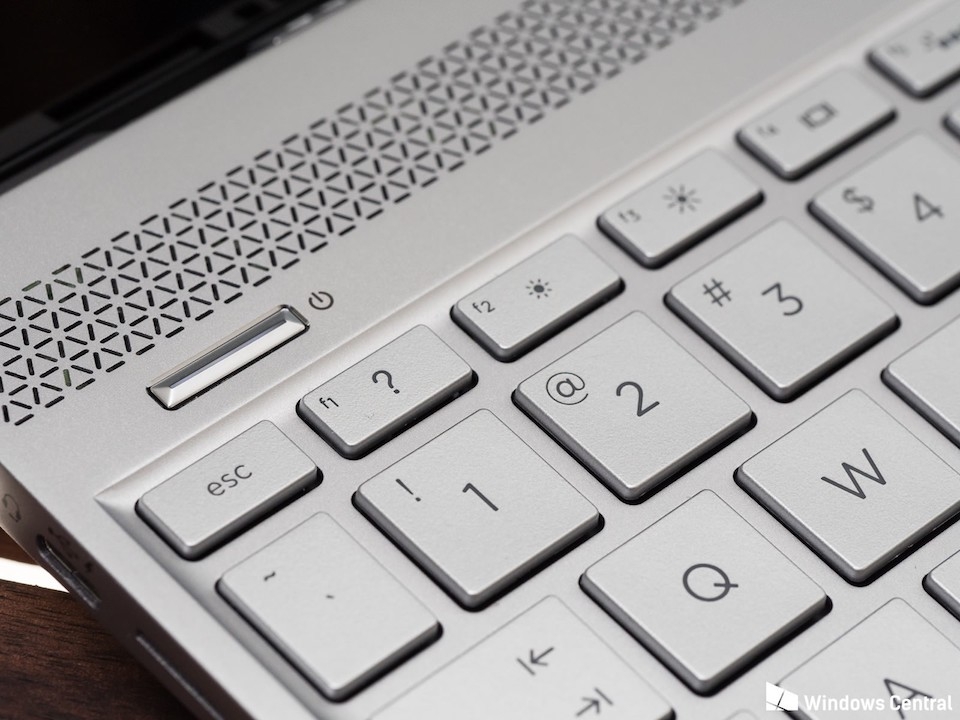 Những điểm nổi bật trên laptop HP Envy 13 bạn không nên bỏ lỡ Hành trình phím vừa phải và có đèn nền.