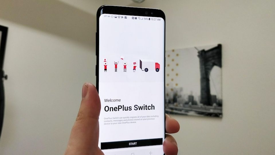 Chuyển dữ liệu nhanh chóng bằng ứng dụng OnePlus Switch Với smartphone nhận dữ liệu, bạn hãy chọn "I'm new phone"/"I'm new device".