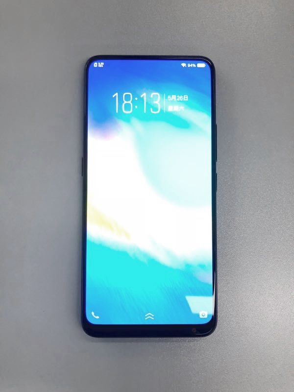 Smartphone Vivo APEX không viền xuất hiện Smartphone Vivo APEX không viền xuất hiện