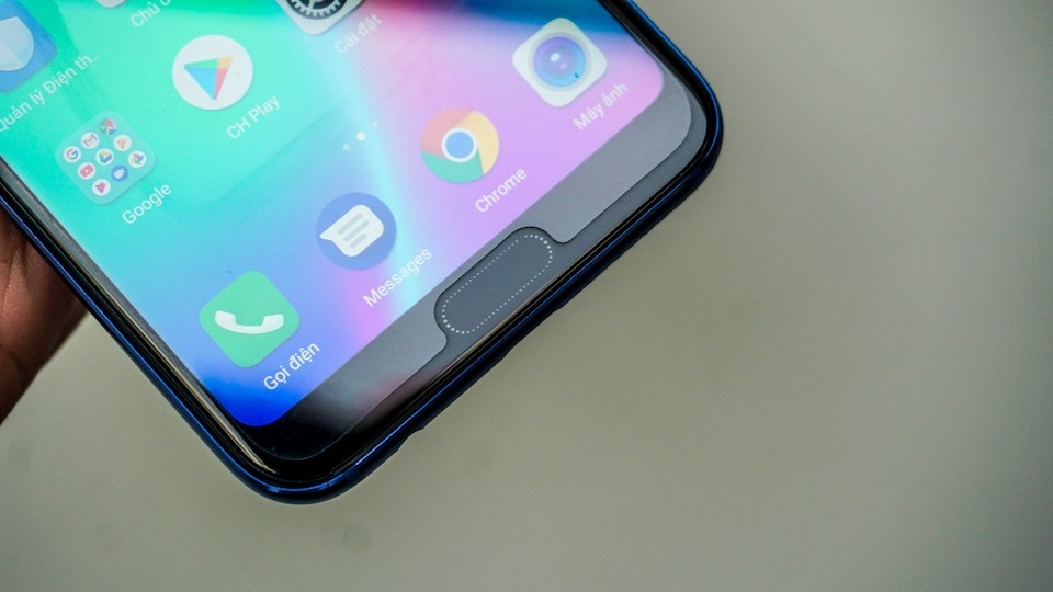 Cảm biến vân tay siêu âm ở mặt trước.