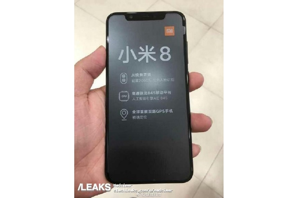 Hình ảnh trên tay Xiaomi Mi 8 Hình ảnh trên tay Xiaomi Mi 8