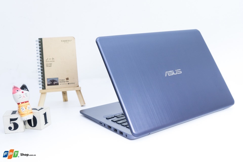 Có giá bán chỉ bằng 1/3 Macbook Air, nhưng Asus Vivobook E406 lại có trọng lượng nhẹ hơn!