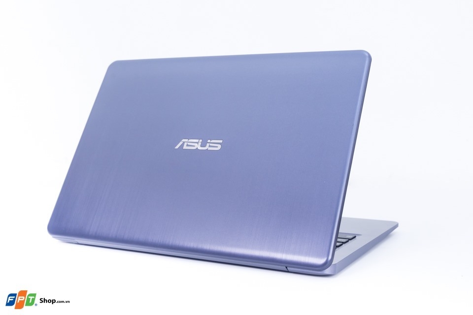 Laptop Asus Vivobook E406 với thiết kế mỏng nhẹ dành cho bạn Thời lượng pin lên đến 10 giờ đồng hồ.
