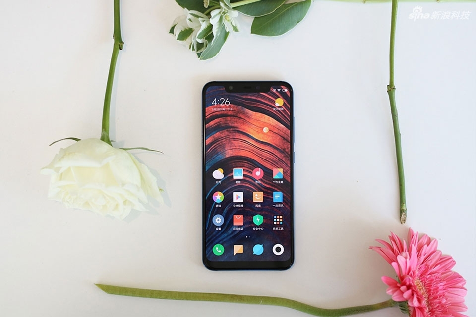 Trên tay Xiaomi Mi 8