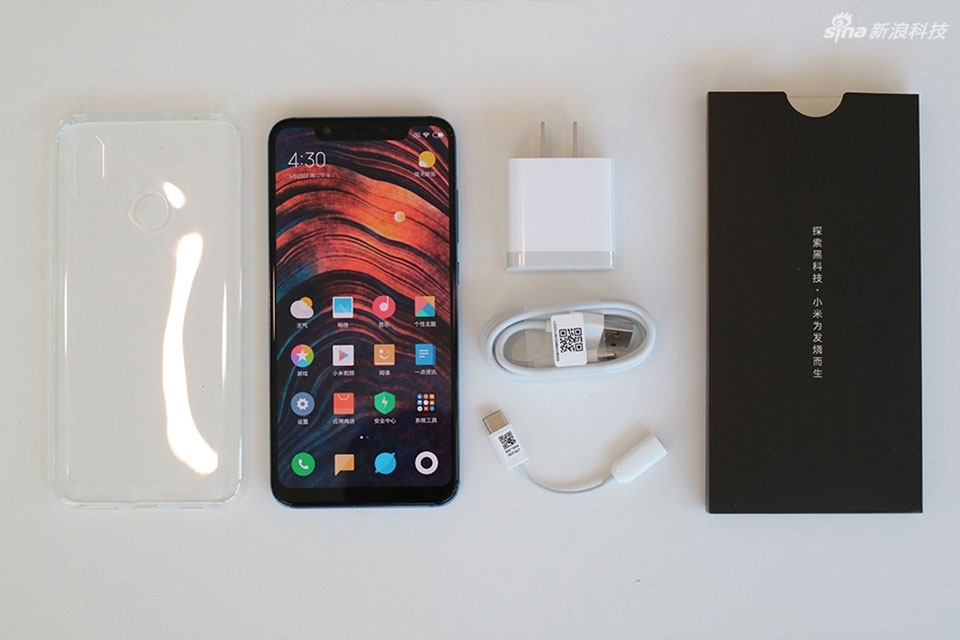 Trên tay Xiaomi Mi 8