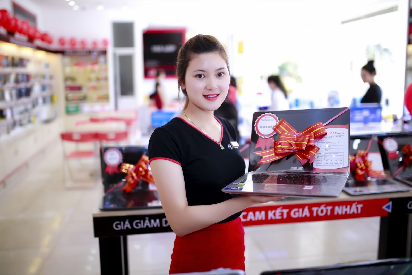 Laptop giá online FPT Shop đồng loạt giảm giá laptop lên đến 1,2 triệu đồng