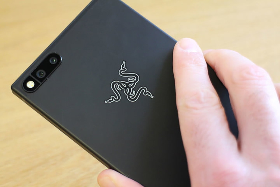So sánh ROG Phone và Razer Phone (ảnh 8) So sánh ROG Phone và Razer Phone (ảnh 8)