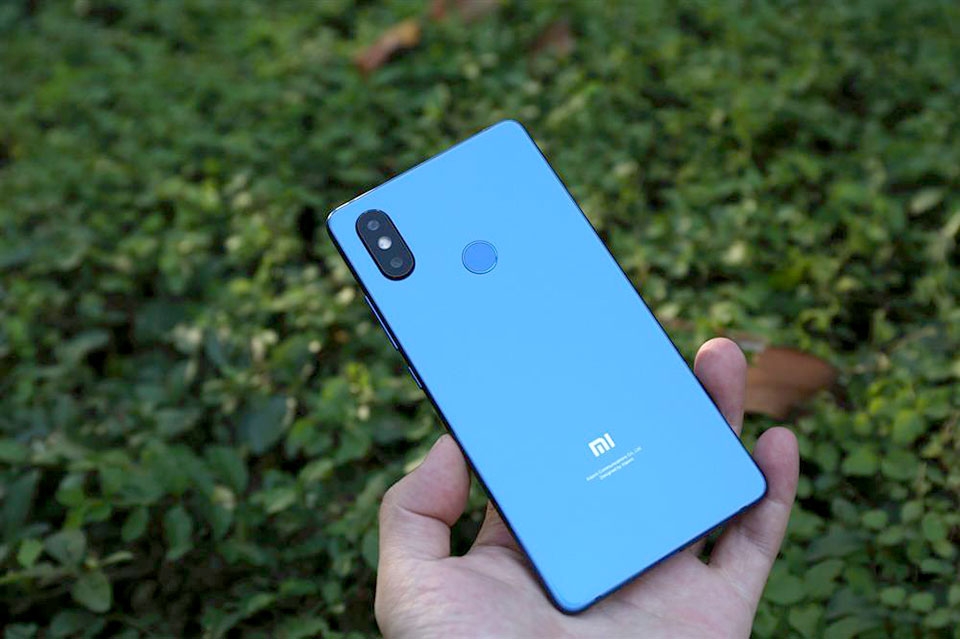 Trên tay Xiaomi Mi 8 SE Trên tay Xiaomi Mi 8 SE