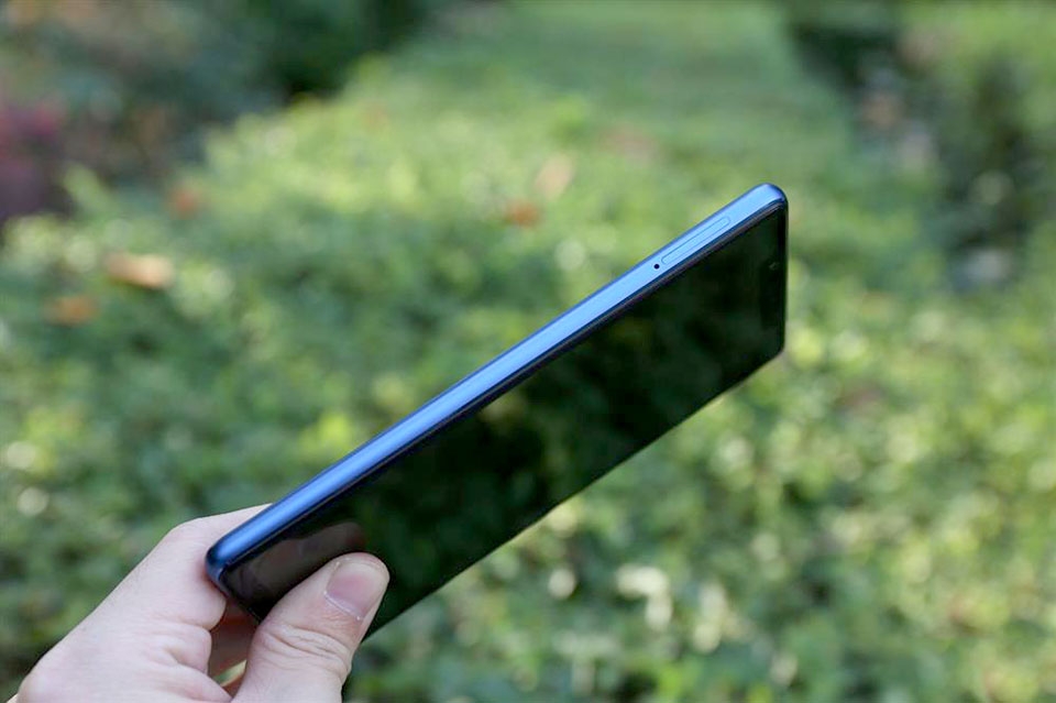 Trên tay Xiaomi Mi 8 SE Trên tay Xiaomi Mi 8 SE
