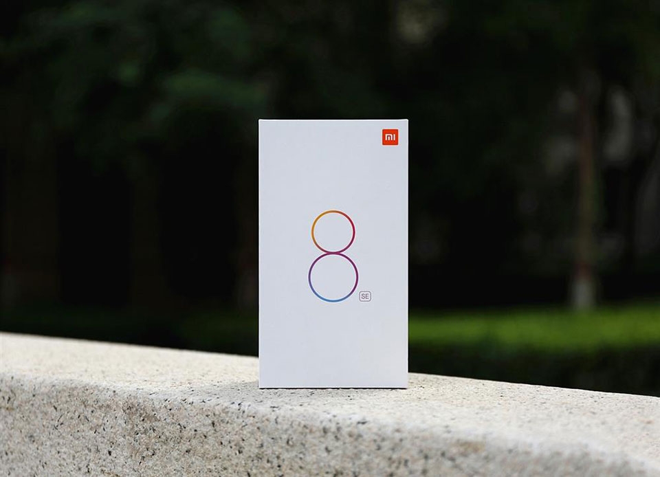 Trên tay Xiaomi Mi 8 SE Trên tay Xiaomi Mi 8 SE